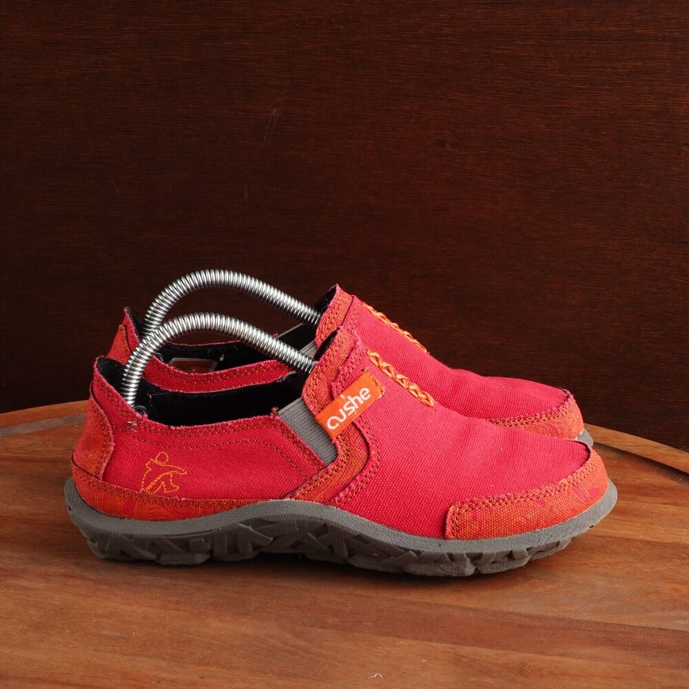 Cushe Shoes Unisex Youth Size 4 Red Slip On Casual Loafer Canvas Comfort Travel